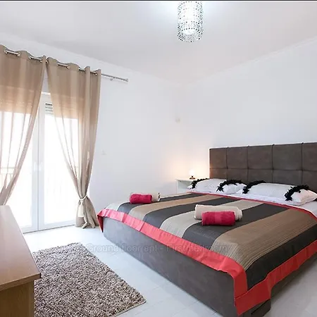 Apartment Melani *
