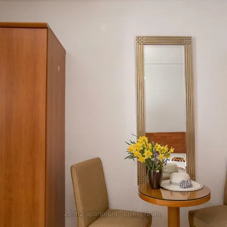 Melani Apartment *